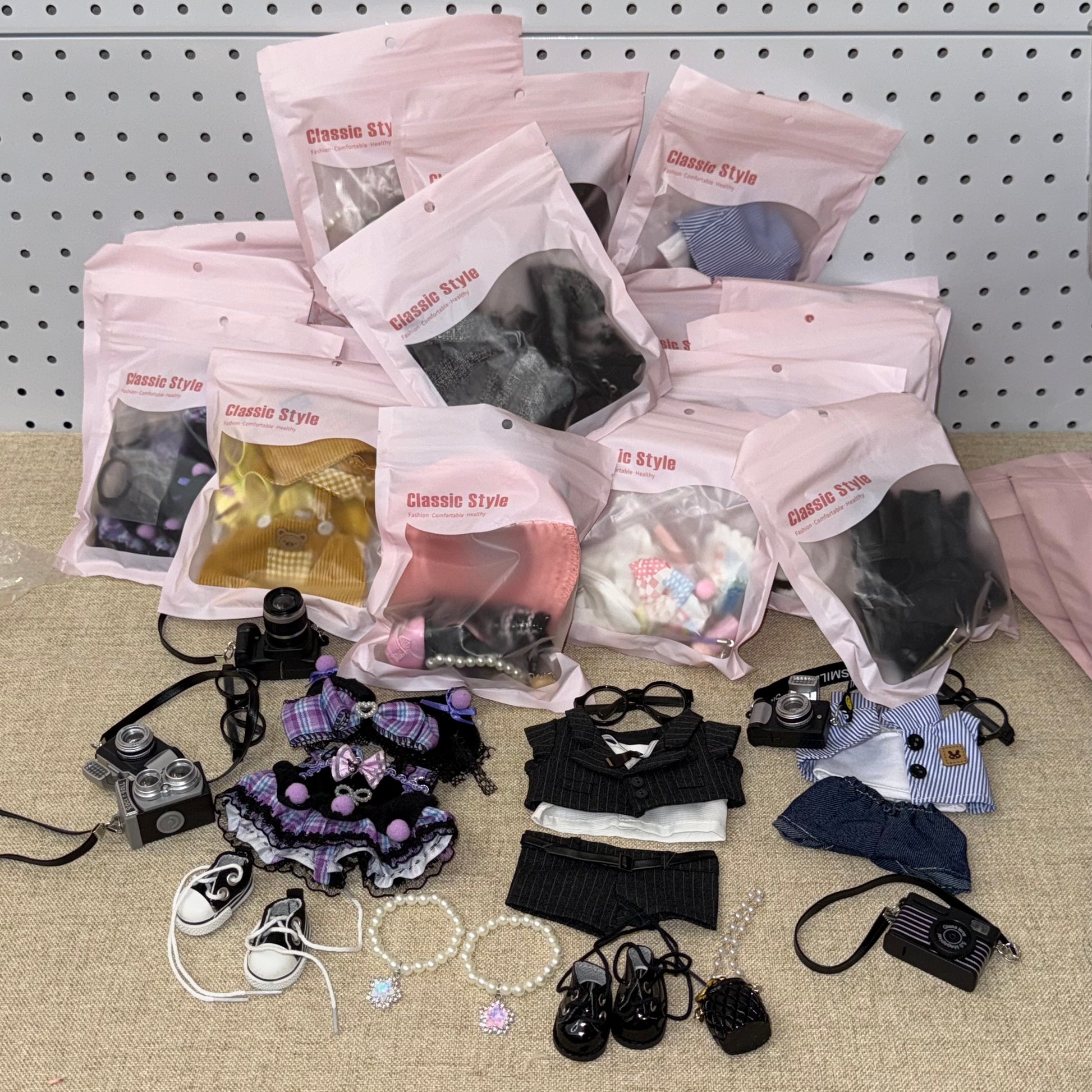 Blind Box 【5-25】 Clothes Sets (NO DOLL) for 17cm Doll, The specific quantity depends on the options in the link.