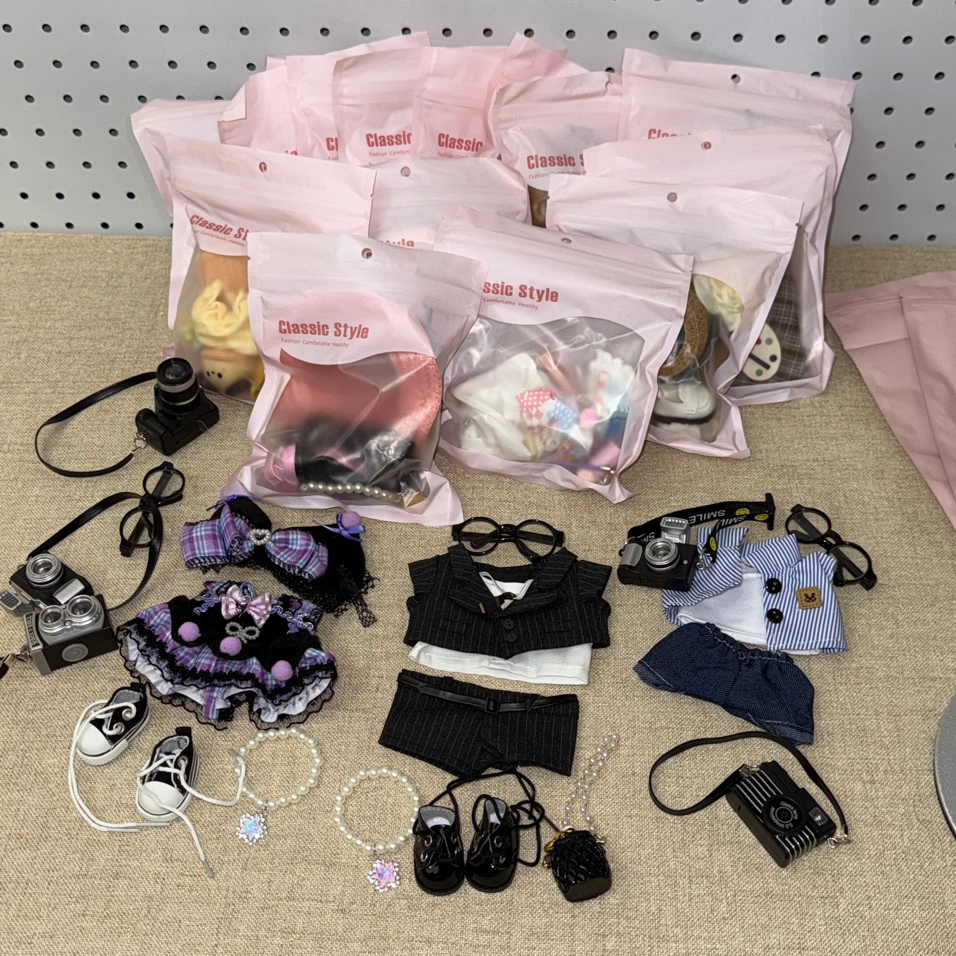 Blind Box 【5-25】 Clothes Sets (NO DOLL) for 17cm Doll, The specific quantity depends on the options in the link.